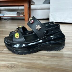 ⭐️ Crocs Mega Crush Sandals